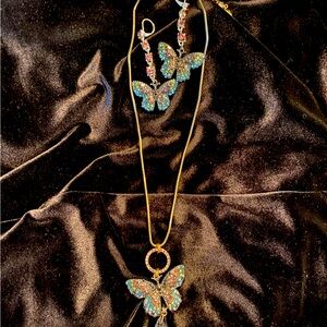Betsey Johnson butterfly 🦋 necklace & earrings set pink antique